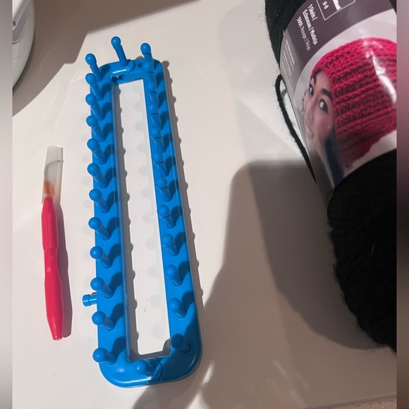 Yarn/crocheting items - Picture 2 of 10